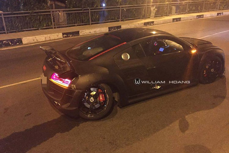 Sieu xe Audi R8 bi Honda SH dam nat duoi tai Sai Gon-Hinh-4